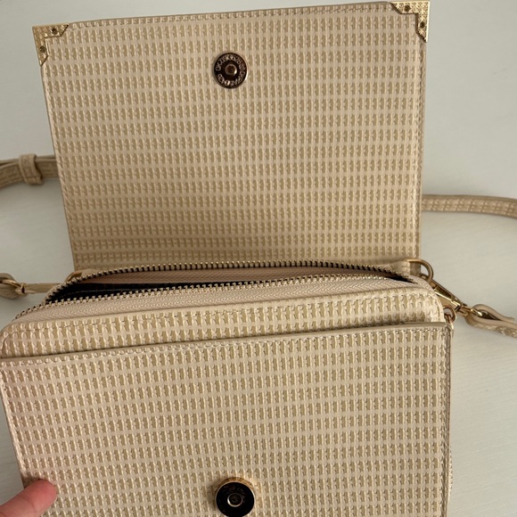 Urban Expressions Tan Crossbody Bag - Picture 9 of 12